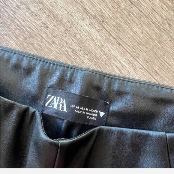 Zara Black faux leather flare pants - Picture 3 of 5